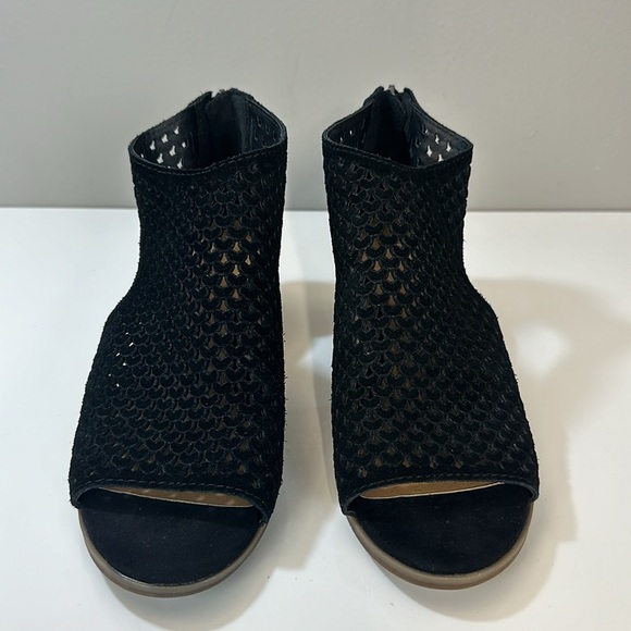Lucky Brand Nacria Black Suede Perforated Booties Size 8.5 - Picture 5 of 16